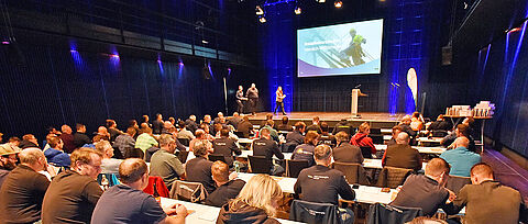 Die Installateurversammlung ist eine jährliche Veranstaltung, bei der unsere registrierten Elektroinstallateure zusammenkommen