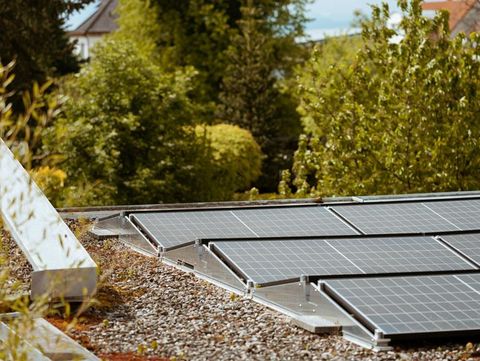 Netzanschluss für Ihre Einspeiseanlage - so funktioniert's.Egal, welche Erneuerbare-Energien-Anlage Sie zur Einspeisung nutzen möchten – hier erfahren Sie, welche Schritte von der Beantragung bis zur Einspeisevergütung dafür erforderlich sind.