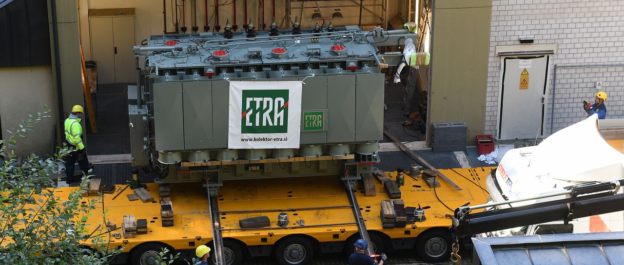 Umspannwerk Segeten: Leistungstransformatoren mit Schwertransporter angeliefert