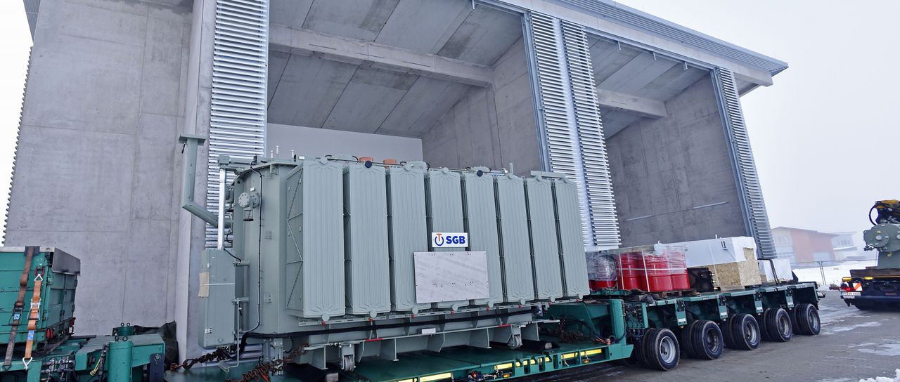 Anlieferung der 110/20kV-Transformatoren für das neue Umspannwerk in Löffingen