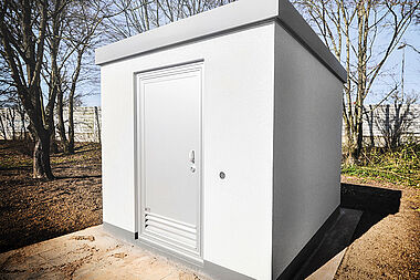PoP-Station von Betonbau - Außenansicht
